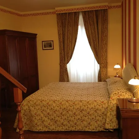 Hotel La Dependance Menaggio Zimmer foto